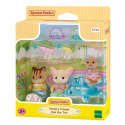 Sylvanian Families 3 Przyjaciele z przedszkola w basenie